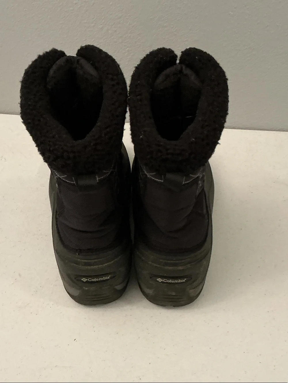 Columbia Cascadian Snowflake Front-Zip Black Quilted Winter Boots